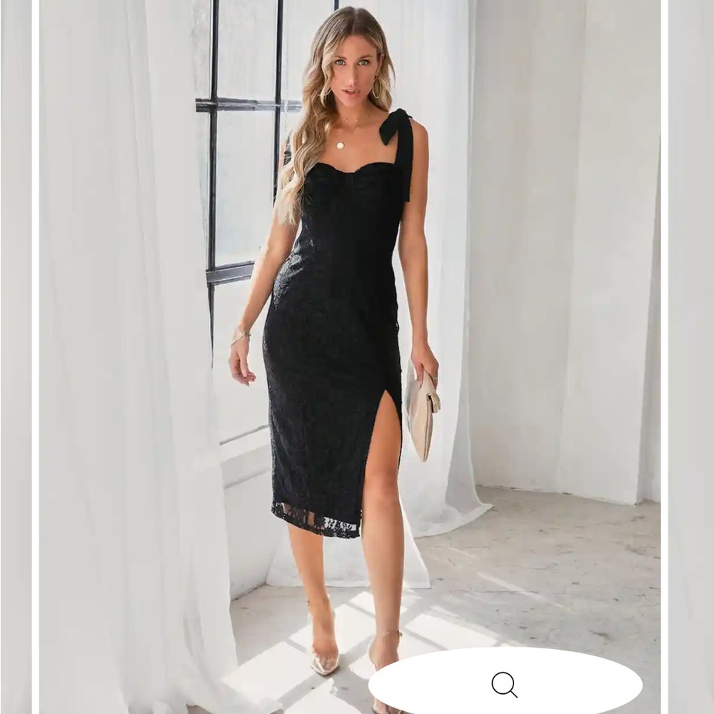 Vici ENDLESS LOVE STORY LACE MIDI DRESS- Black Medium